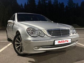 2002 Mercedes-Benz C-Класс 240 II (W203), серебристый, 700000 рублей, вид 2