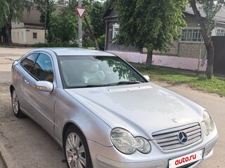 2005 Mercedes-Benz C-Класс 230 II (W203) Рестайлинг, серебристый, 555000 рублей, вид 2