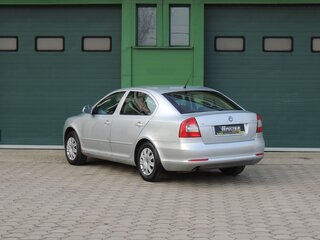 2011 Skoda Octavia II (A5) Рестайлинг, серебристый, 590000 рублей, вид 4