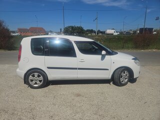 2008 Skoda Roomster I, белый, 1100000 рублей, вид 2