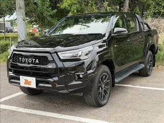 2024 Toyota Hilux VIII Рестайлинг 2, чёрный, 4000200 рублей, вид 2