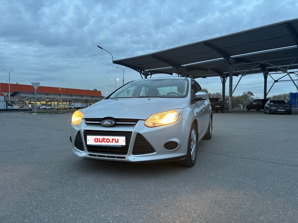 2011 Ford Focus III, серебристый, 700000 рублей - вид 1