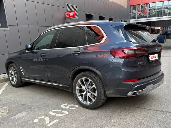2020 BMW X5 45e IV (G05/G18), серый - вид 5