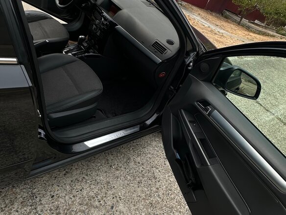 2012 Opel Astra H Рестайлинг, чёрный - вид 29