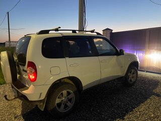2017 Chevrolet Niva I Рестайлинг, белый, 626000 рублей, вид 5
