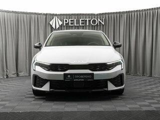 2024 Kia K5 III Рестайлинг, белый, 3700000 рублей, вид 3