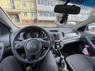 2009 Kia Cerato 5-speed II, чёрный, 700000 рублей, вид 4