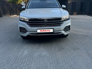 2019 Volkswagen Touareg III, белый, 6950000 рублей, вид 2