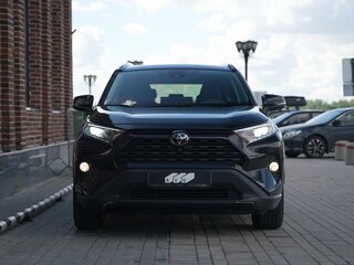 2020 Toyota RAV4 V (XA50), чёрный, 2650000 рублей, вид 2