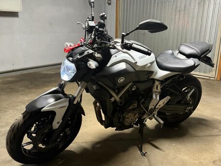 2015 Yamaha MT-07 (FZ-07), белый, 650000 рублей, вид 1