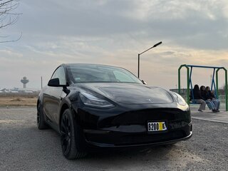 2020 Tesla Model Y Long Range Dual Motor I, чёрный, 1950000 рублей, вид 3