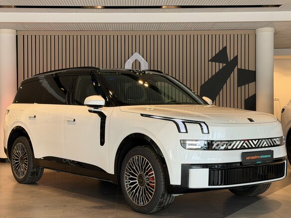2026 Lynk & Co 900, белый, 9600000 рублей - вид 10