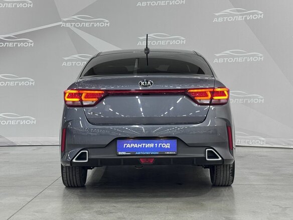 2021 Kia Rio IV Рестайлинг, серый, 1499000 рублей - вид 4