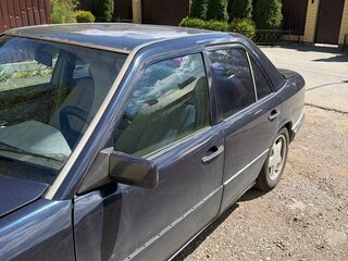 1993 Mercedes-Benz E-Класс 200 I (W124), синий, 220000 рублей, вид 4