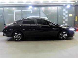 2023 Hyundai Avante VII Рестайлинг, чёрный, 1432069 рублей, вид 3