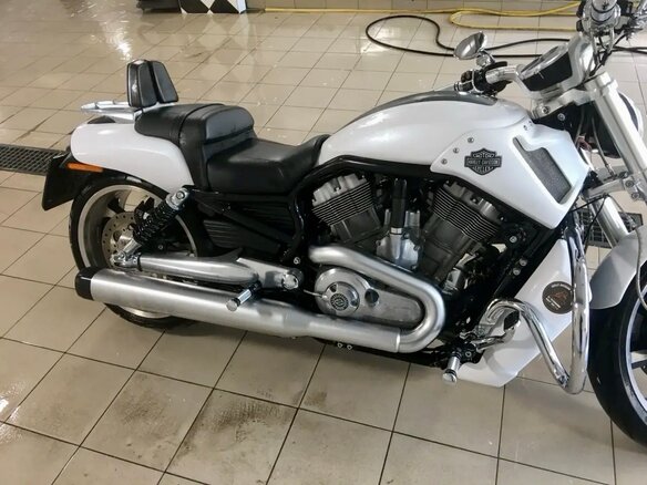 2013 Harley-Davidson V-Rod Muscle, белый, 1670000 рублей - вид 12