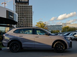 2026 Volkswagen Tiguan L Pro III (China Market), серый, 5200000 рублей, вид 3