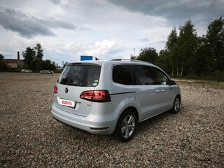 2017 Volkswagen Sharan II Рестайлинг, серый, 1800000 рублей, вид 4