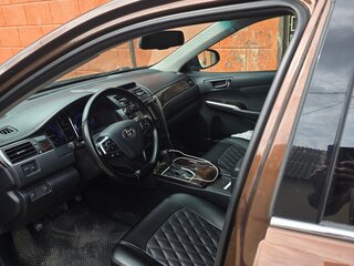 2017 Toyota Camry VII (XV50) Рестайлинг 2, коричневый, 1770000 рублей, вид 3