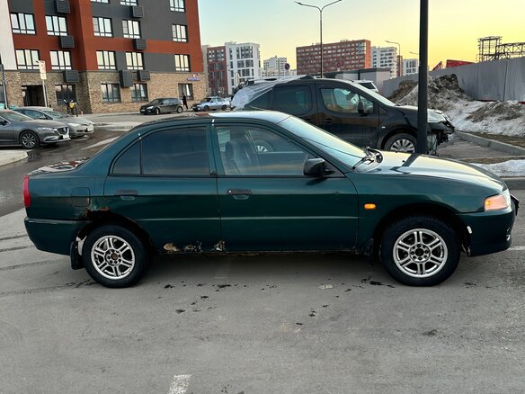 1997 Mitsubishi Lancer VII, зелёный - вид 2