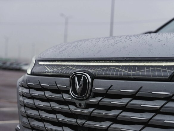 2025 Changan CS75 Plus III, серый, 3633201 рублей - вид 4