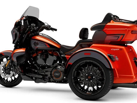 2026 Harley-Davidson CVO Tri Glide, оранжевый, 7950000 рублей, вид 5