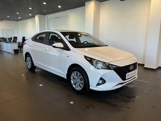 2022 Hyundai Solaris II Рестайлинг, белый, 1600000 рублей, вид 1