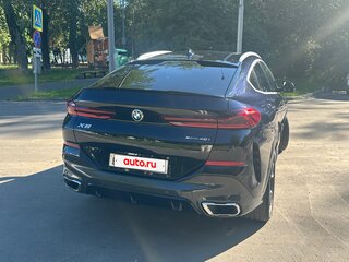 2022 BMW X6 40i III (G06), синий, 9700000 рублей, вид 2