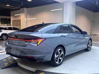 2022 Hyundai Elantra VII (CN7), серебристый, 1450300 рублей, вид 4