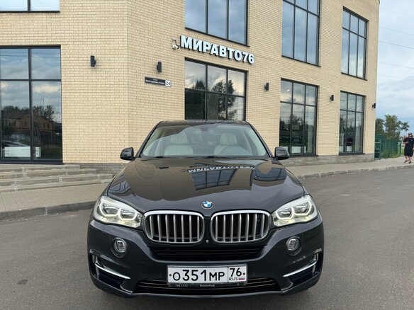 2014 BMW X5 50i III (F15), серый - вид 2
