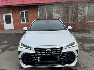 2023 Toyota Avalon V Рестайлинг, белый, 4530000 рублей, вид 2