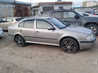 2010 Skoda Octavia I (A4) Рестайлинг, серый, 550000 рублей, вид 3