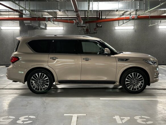 2020 Infiniti QX80 I Рестайлинг 3, жёлтый, 5700000 рублей - вид 3