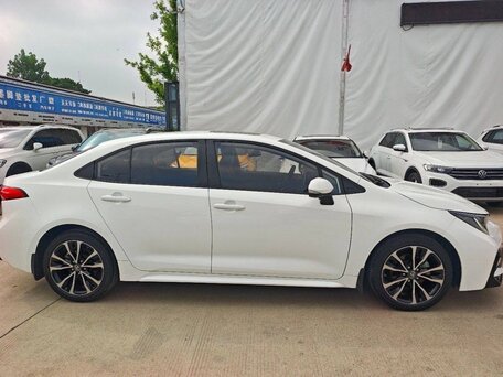 2021 Toyota Levin XII (E210), белый, 1900000 рублей, вид 3