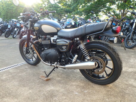2022 Triumph Street Twin, чёрный, 850000 рублей, вид 5