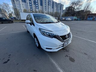 2018 Nissan Note II Рестайлинг, белый, 950000 рублей, вид 3