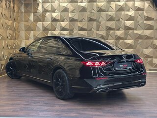 2026 Mercedes-Benz Maybach S-Класс 580 II (Z223) Рестайлинг, чёрный, 42000000 рублей, вид 2