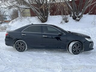 2017 Toyota Camry VII (XV50) Рестайлинг 2, чёрный, 2050000 рублей, вид 4