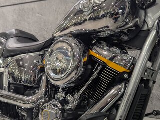 2025 Harley-Davidson Fat Boy, серебристый, 5500000 рублей, вид 4