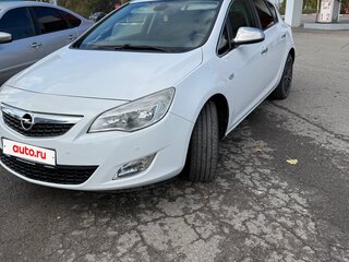 2011 Opel Astra J, белый, 750000 рублей, вид 1