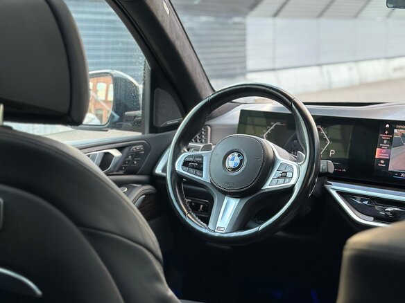 2023 BMW X7 40d I (G07) Рестайлинг, серый - вид 9