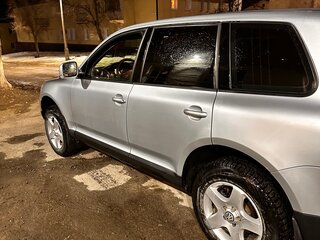 2004 Volkswagen Touareg I, серебристый, 800000 рублей, вид 3
