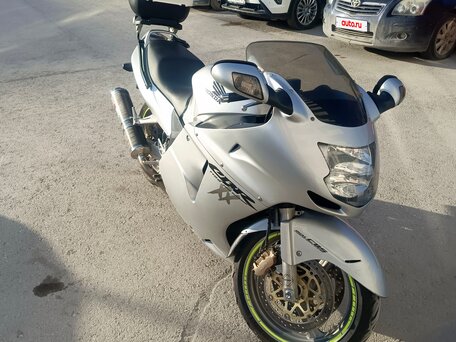 2001 Honda CBR 1100 XX, серебристый, 526000 рублей, вид 1