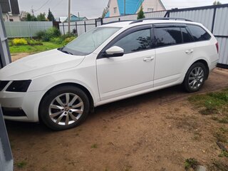 2018 Skoda Octavia III (A7) Рестайлинг, белый, 2120000 рублей, вид 4