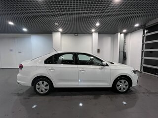 2022 Volkswagen Polo VI, белый, 1465000 рублей, вид 2