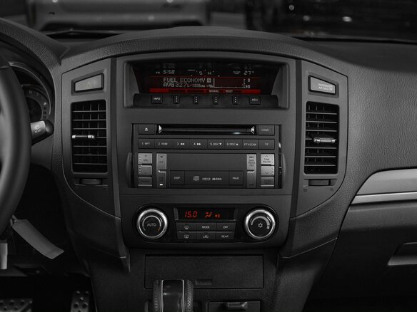 2012 Mitsubishi Pajero IV Рестайлинг 1, коричневый, 1699000 рублей - вид 15