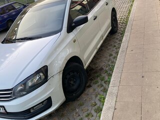 2015 Volkswagen Polo V Рестайлинг, белый, 399000 рублей, вид 1