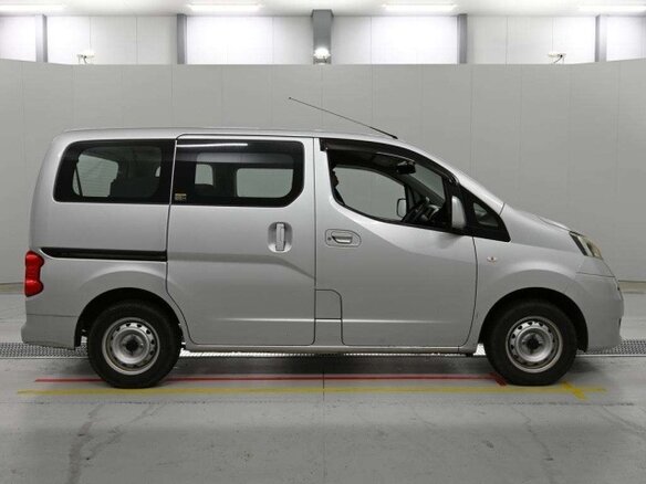 2018 Nissan NV200, серебристый - вид 7