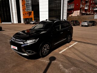 2018 Mitsubishi Outlander III Рестайлинг 3, чёрный, 2900000 рублей, вид 1