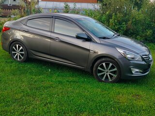 2015 Hyundai Solaris I Рестайлинг, серый, 920000 рублей, вид 4